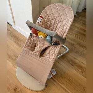 BabyBjörn Beige Quilted Baby Bouncer with Plush Toy Bar